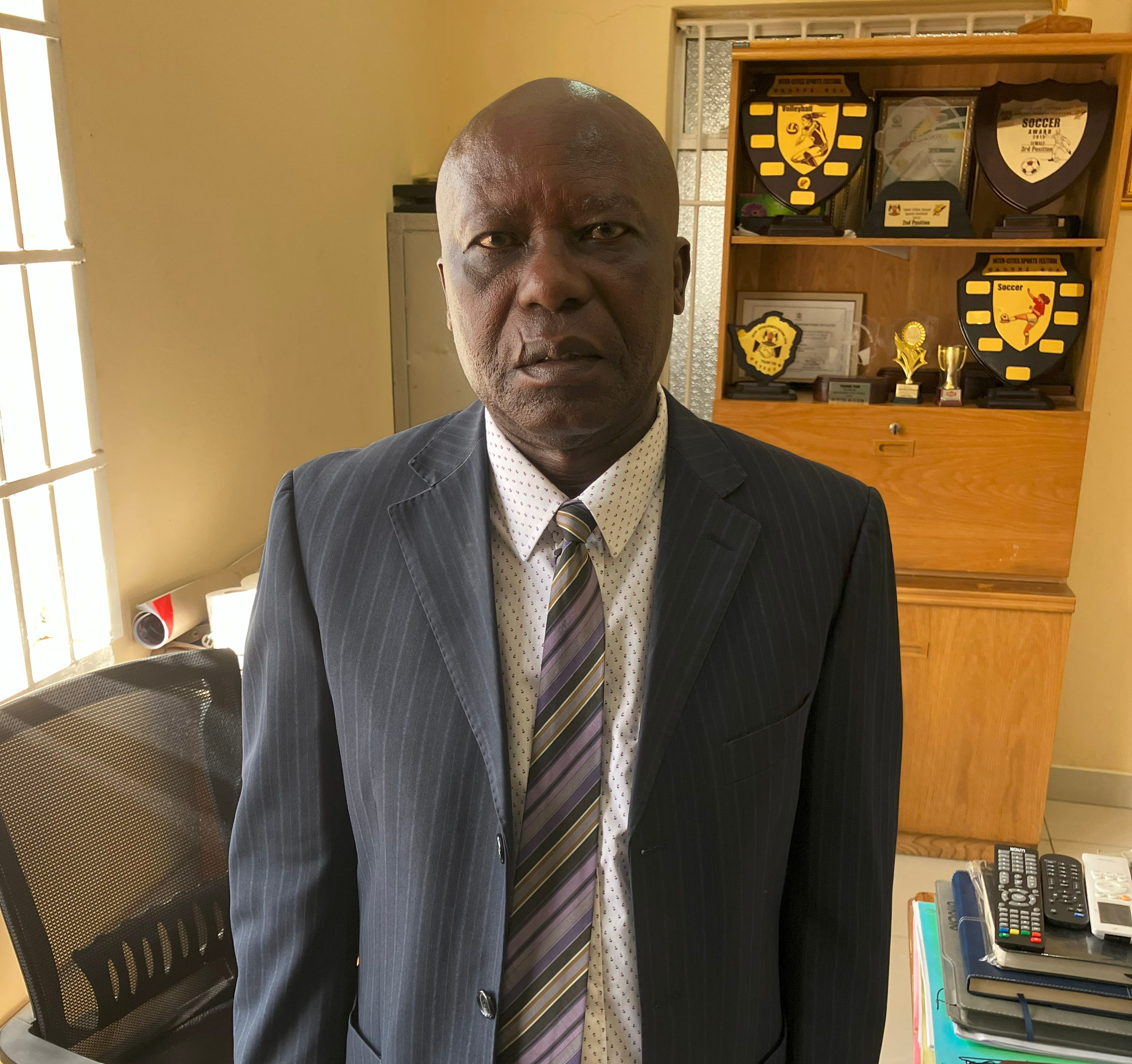 Dr W Mhanda